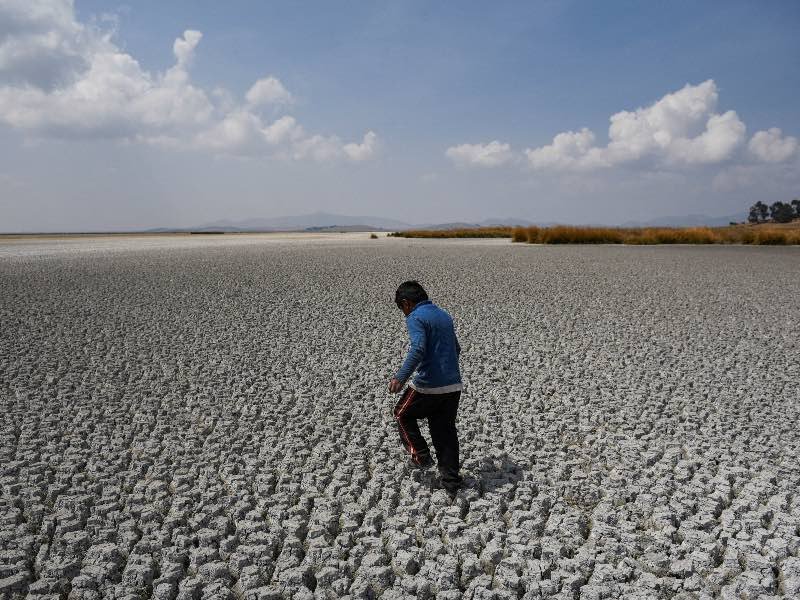 Bolivia, con sequía. El bombardeo de nubes quiere paliar la crisis hídrica.