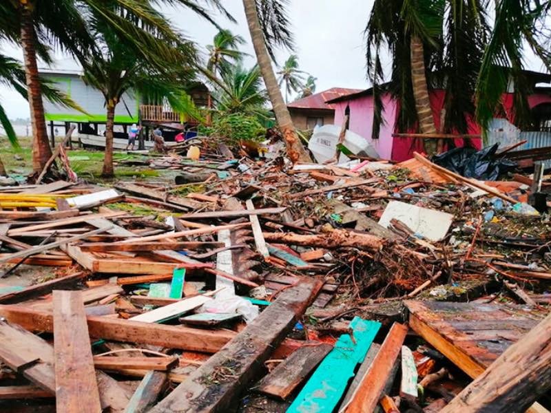 En Nicaragua, tres millones de personas se vieron expuestas al impacto de los huracanes Eta e Iota en 2020. Más de 160.000 personas fueron evacuadas y 660 familias trasladadas a albergues, especialmente en la costa norte. Un ejemplo de colonialismo y cambio climático.