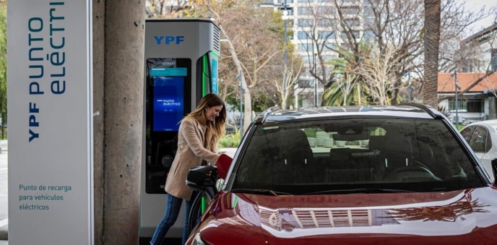 YPF presenta la primera membresía de carga rápida del mercado local.