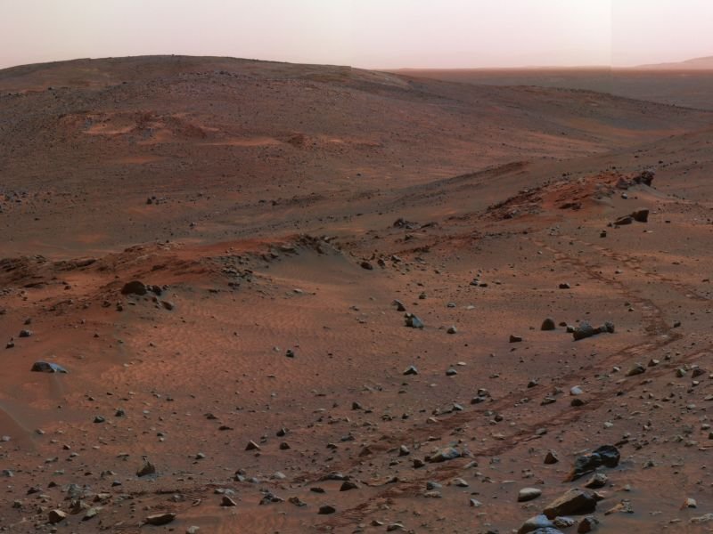 Con orina humana en sustratos similares a los regolitos marcianos, lograron cultivar chauchas. El regolito es es la capa de fragmentos minerales y roca suelta que no forman todavía un suelo. 