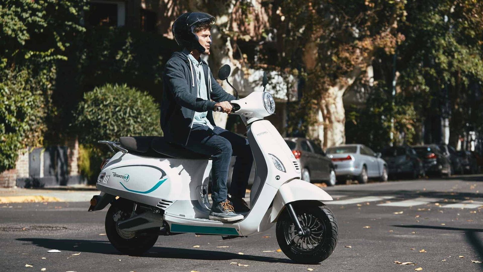 Motomel lanzó su scooter eléctrico y ya está disponible en Argentina.