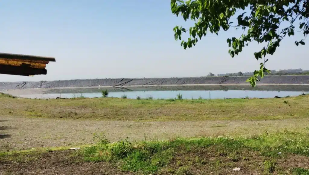 El personal de la SAT rastreó la falta de agua hasta el río Muerto, donde hallaron que se estaba extrayendo ilegalmente para alimentar una laguna privada.