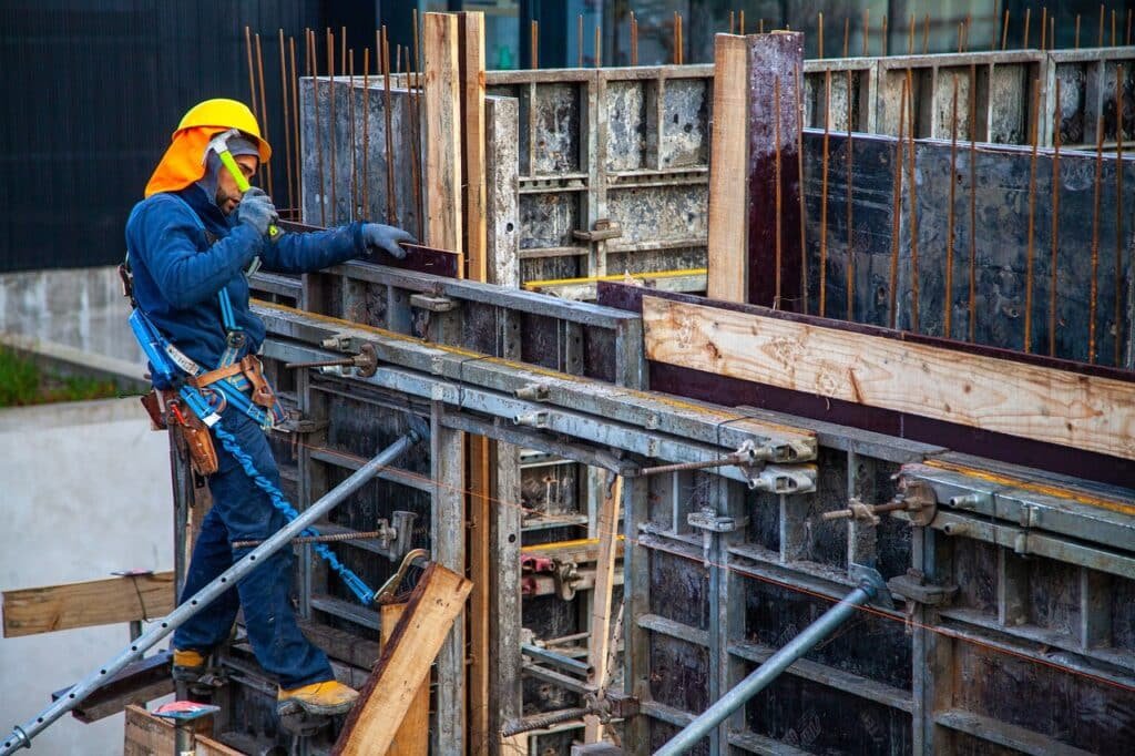 En Argentina, 1 de cada 3 trabajadores registrados no llega a fin de mes y cae por debajo de la línea de pobreza.