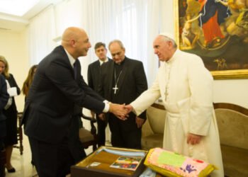 De Alejandro Brown para el papa Francisco: un adiós que reivindica el legado de la “Casa Común”