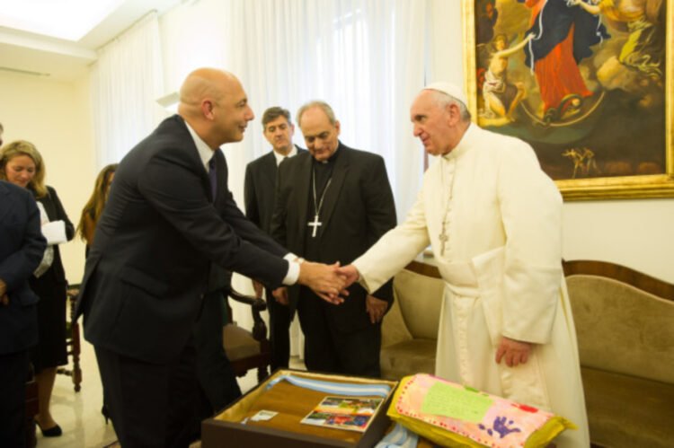 De Alejandro Brown para el papa Francisco: un adiós que reivindica el legado de la “Casa Común”