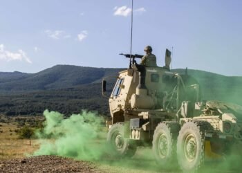 La OTAN quiere más armas, pero su rearme podría costarle al planeta 200 millones de toneladas de CO₂ anuales