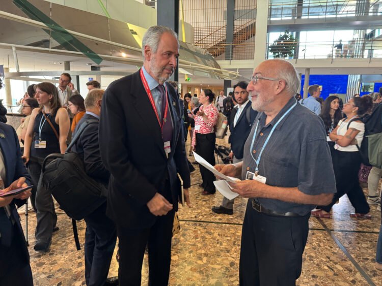 Más de 250 científicos entregan carta a Lula para que aborde el tema de combustibles fósiles en la COP30