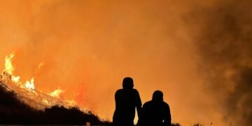 Ola de calor golpea al sur de Europa: muertes, récords de temperatura e incendios descontrolados