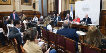 Javier Milei y la Ley de Glaciares: la demolición de la política ambiental argentina