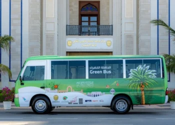 Un equipo de científicos convierte desechos de semillas de dátil en biodiésel para el transporte público en Omán
