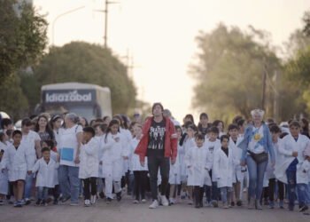 “Una canción para mi tierra”: un homenaje a los héroes anónimos que jamás se rinden