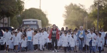 “Una canción para mi tierra”: un homenaje a los héroes anónimos que jamás se rinden