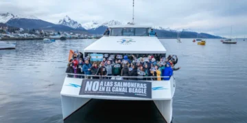 Salmoneras en Tierra del Fuego: cuando el negocio privado socava el derecho humano a un ambiente sano