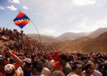 Carnaval con sentido: 3 rutas para ser un viajero consciente y vivir la cultura más allá de la multitud
