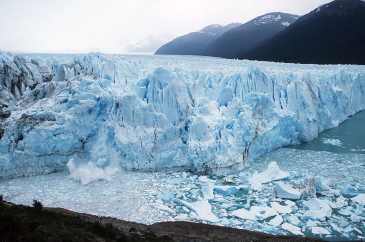 Lanzan petición para frenar cambios a la Ley de Glaciares en Argentina