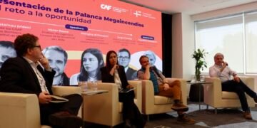 Expertos internacionales y CAF presentaron en Buenos Aires un plan de acción contra los megaincendios forestales en América Latina