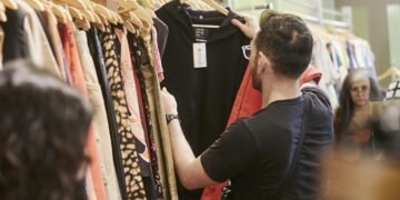 El consumo sostenible está de moda: el caso de Cocoliche, la Empresa B argentina que puso nuevamente en circulación más de un millón de prendas