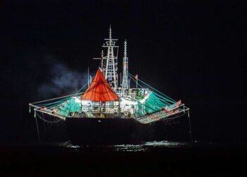 Milla 200: Denuncian que la flota extranjera ya extrae hasta cuatro veces más recursos que la pesca argentina