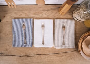 Cómo cuidar las servilletas de tela reutilizables para que duren más y reducir el uso de papel