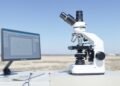 Laboratorio de investigación médica donde se desarrollan terapias innovadoras como el tratamiento para ELA