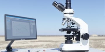 Laboratorio de investigación médica donde se desarrollan terapias innovadoras como el tratamiento para ELA