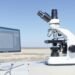 Laboratorio de investigación médica donde se desarrollan terapias innovadoras como el tratamiento para ELA