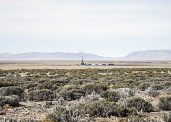 Paisaje del yacimiento Vaca Muerta en la Patagonia argentina, epicentro de la disputa geopolítica entre EEUU y China.