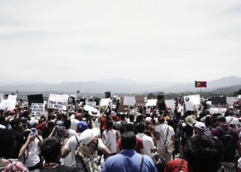 Manifestación de comunidades indígenas en defensa del territorio en Colombia