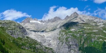 Vista panorámica de glaciares en las montañas del Himalaya, Nepal.