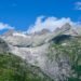 Vista panorámica de glaciares en las montañas del Himalaya, Nepal.