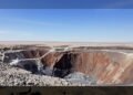 Mina de cobre a cielo abierto en los Andes peruanos, donde operan empresas chinas como Chinalco.