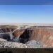 Mina de cobre a cielo abierto en los Andes peruanos, donde operan empresas chinas como Chinalco.