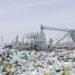 Residuos plásticos de botellas y envases listos para su conversión en hidrógeno limpio.