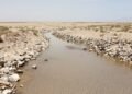 Cauce seco de arroyo en zona desértica de Sonora, México, donde ocurrió el derrame químico.
