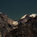Glaciar en las montañas del Himalaya, donde 47 lagos glaciares en riesgo de colapso amenazan valles enteros.
