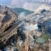 Vista aérea de una mina a cielo abierto, representando la extracción de minerales críticos en África.