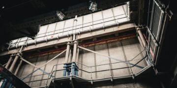 Red de tuberías subterráneas para sistemas de refrigeración centralizada urbana.