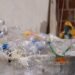 Planta de reciclaje de envases plásticos multicapa en Europa procesando residuos alimentarios.