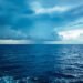 Vista del océano Pacífico tropical bajo cielo nuboso, región donde se forma el fenómeno de El Niño.