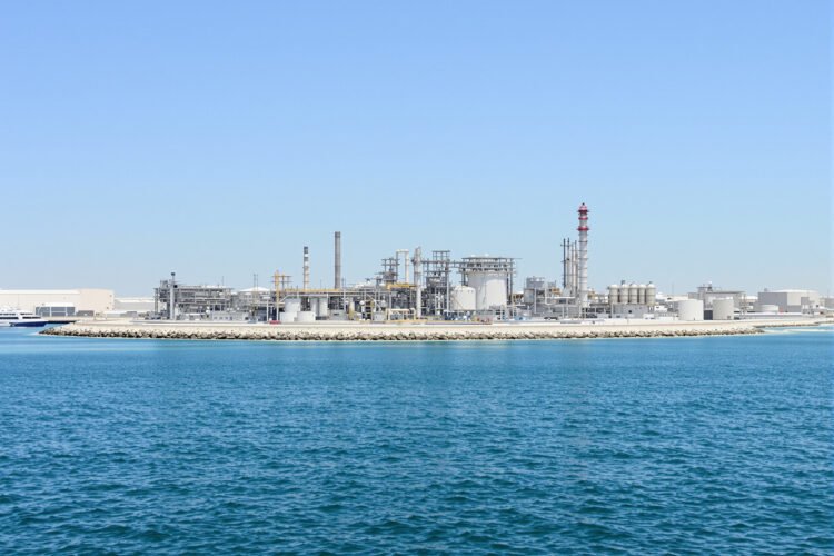 Planta desalinizadora en la costa norte de Chile, donde la minería impulsa la expansión de la infraestructura de agua marina.