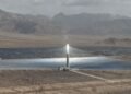 Campo de paneles solares fotovoltaicos en China, donde la capacidad instalada superó al carbón por primera vez.