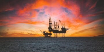 Plataforma petrolera offshore en el océano Atlántico Sur, región de las Islas Malvinas.