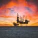 Plataforma petrolera offshore en el océano Atlántico Sur, región de las Islas Malvinas.