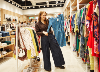 Galpón de Ropa llevó la moda circular al shopping: abrió en DOT Baires un local de compra y venta de ropa usada