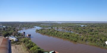 Más de 2.000 evacuados por crecida en Chaco esperan volver a sus casas