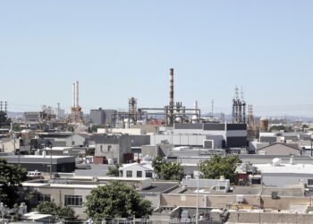 Planta industrial en zona residencial de Córdoba, contexto de la denuncia ante la CIDH por Porta Hnos.