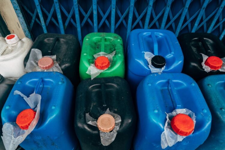 Depósito de productos fitosanitarios en Córdoba donde se realizaron allanamientos por irregularidades.