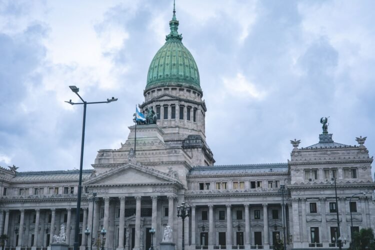 Edificio del Congreso de la Nacion Argentina donde se debate el Presupuesto 2027 y los cuestionamientos al programa con el FM