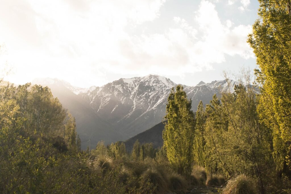 Valle de montaña en las sierras de Córdoba donde se encuentra el ecopueblo Umepay.