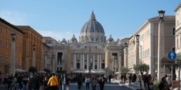 Plaza de San Pedro en el Vaticano, donde el Papa León XIV pronunció su mensaje sobre el modelo consumista.